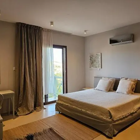 Agios Tychonas, Luxury Villa, 3 Beds * Agios Tychonas
